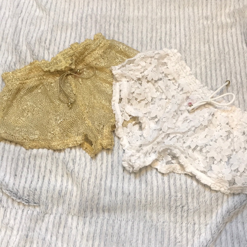 NWOT Victoria’s Secret Shorts Gold & White S